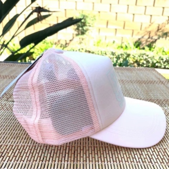 Sweet summer Roxy trucker hat - Picture 2 of 2